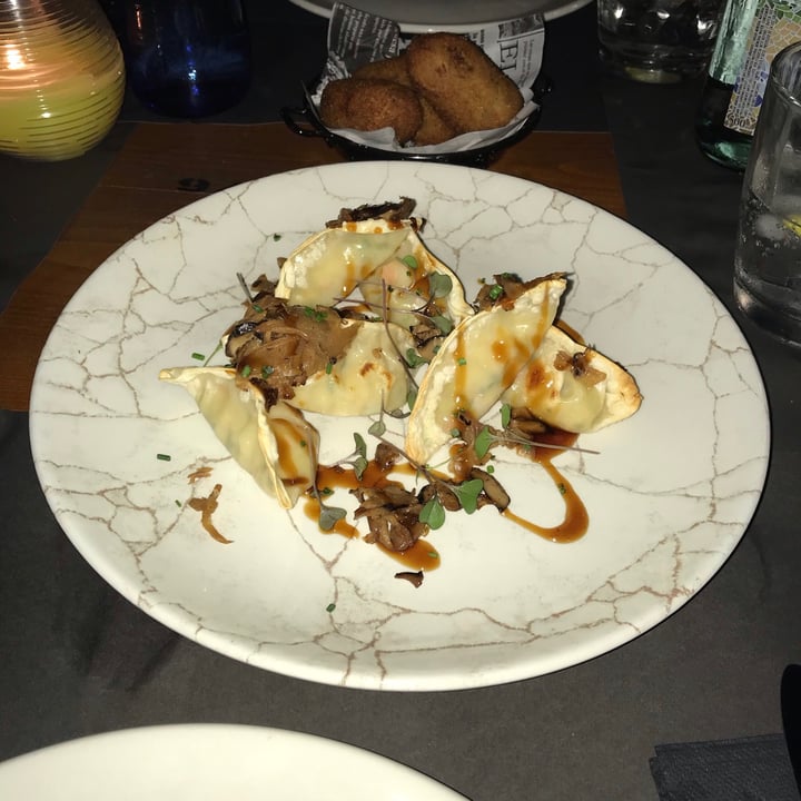 review photo of Aromatic Restaurant Gyozas de verdura shared by @sofimoni on 04 Sep 2021 - review