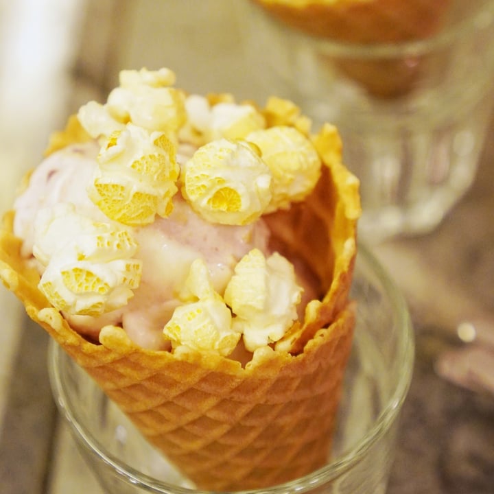 review photo of Well Loft Raspberry Lemon Cheezecake Popcorn Ice Cream Cone shared by @jxvegjournal on 09 Dec 2020 - review