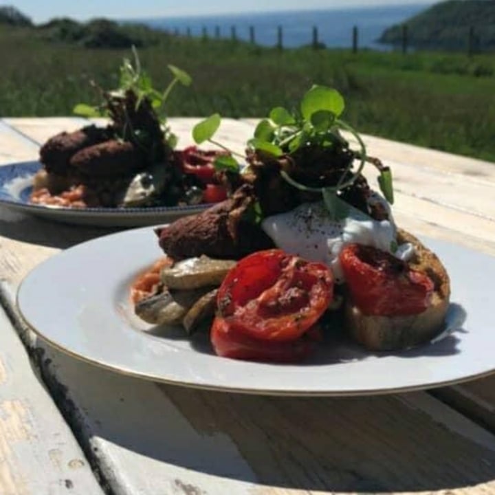 photo of The Canteen at Maker Heights Vegan breakfast shared by @fraviktor on  01 Apr 2022 - review