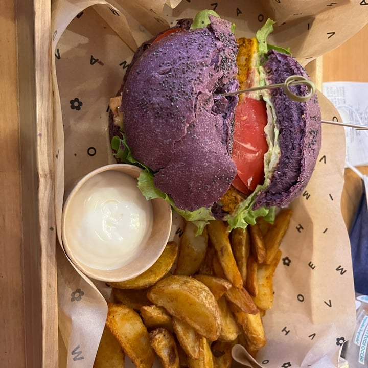 photo of Flower Burger Cheesy ciecio shared by @lollelaura on  10 Apr 2022 - review