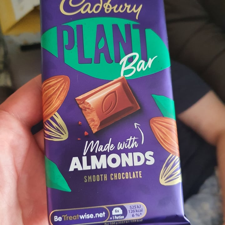 photo of Cadbury Almond shared by @rootingforpigs on  21 Aug 2022 - review