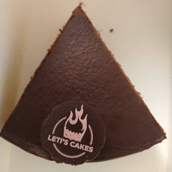 review photo of Leti’s Vegan Cakes Torta de chocolate shared by @thegiramone on 08 Jan 2022 - review