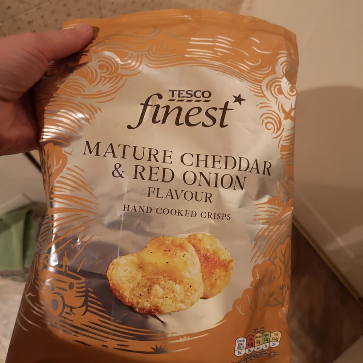 photo of Tesco Finest Mature Cheddar & Red Onion Flavour Hand Cooked Crisps shared by @juliakrz on  03 Nov 2021 - review