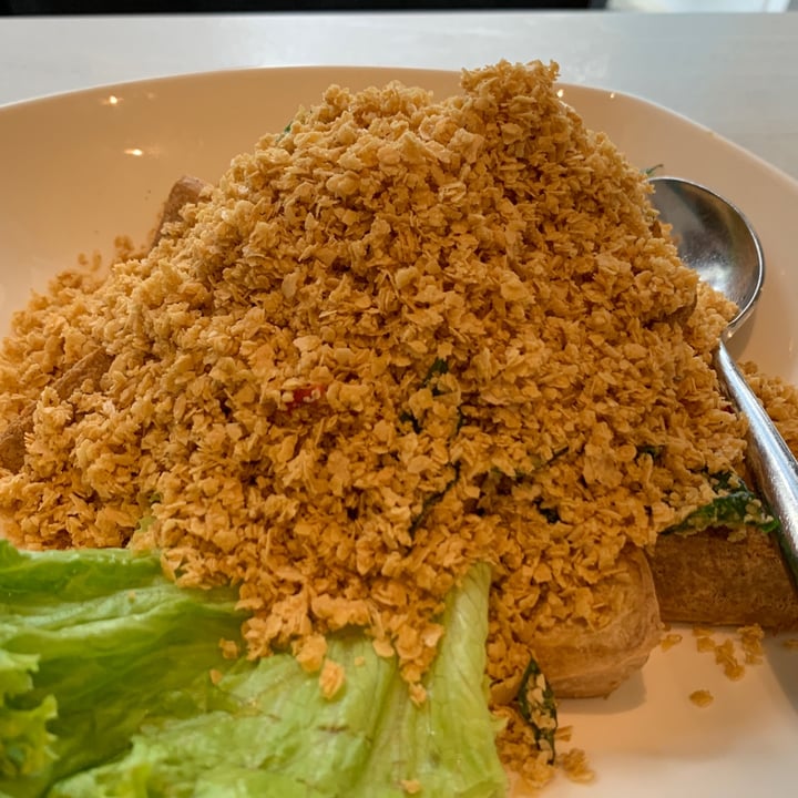 photo of Whole Earth Crispy Golden Oats shared by @kmeganiz on  07 Feb 2022 - review