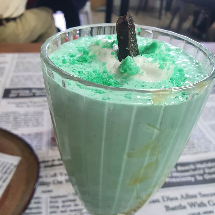 review photo of Vegan Streetfood Deli - Obs Peppermint Crisp Tart Mylkshake shared by @siobhanduke on 10 May 2022 - review