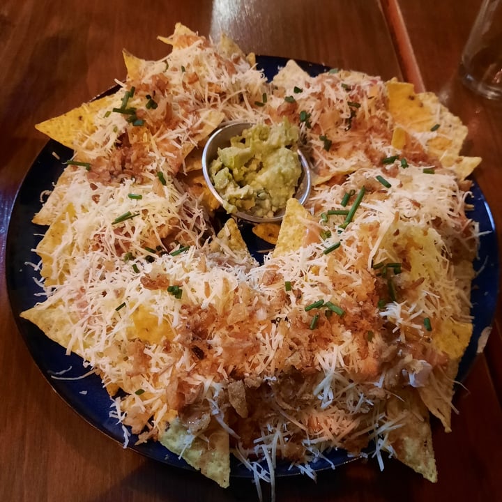 photo of Vegan Junkies Nachos shared by @joanarebelomorais on  30 Aug 2021 - review