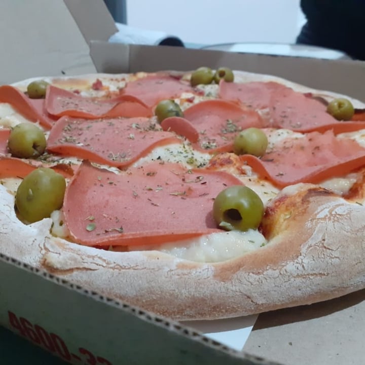 photo of Blondie Pizza Vegana Con Jamon shared by @miguelveg80 on  16 Sep 2020 - review