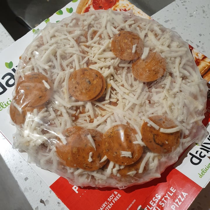 photo of Daiya Gluten-free Pizza Meatless Pepperoni Style shared by @paniwilson on  12 Oct 2021 - review