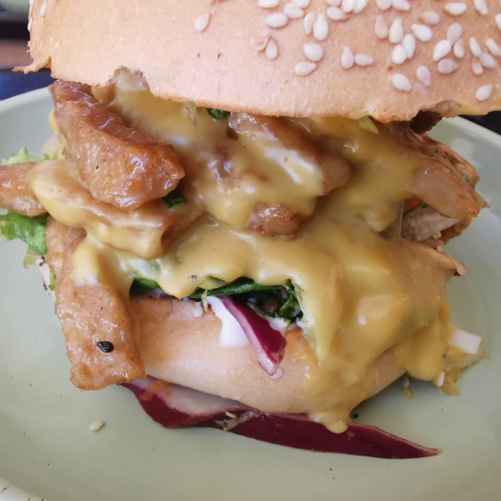 photo of Hudsons The Burger Joint (Stellenbosch) Frontliner Worker Burger shared by @veganpower001 on  26 Jan 2021 - review