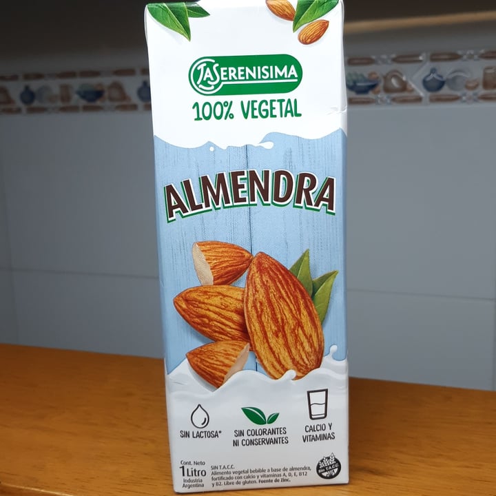 review photo of La SerenĂsima Leche de Almendras Vegetal shared by @costantinoflor on 24 Nov 2020 - review