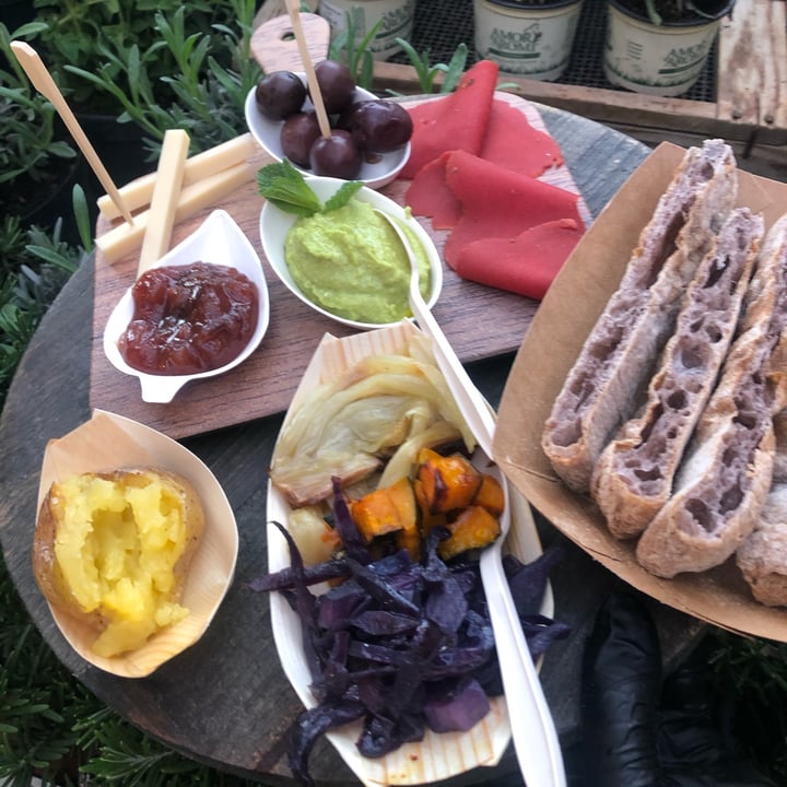 review photo of Serramare Piante e Cucina - Fiorista a Cesenatico Tagliere vegano shared by @sofiaaa96 on 16 Apr 2022 - review