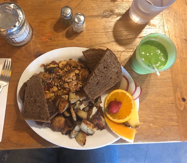 review photo of Café Joe Tofu Scramble shared by @marjolaine on 14 Dec 2019 - review