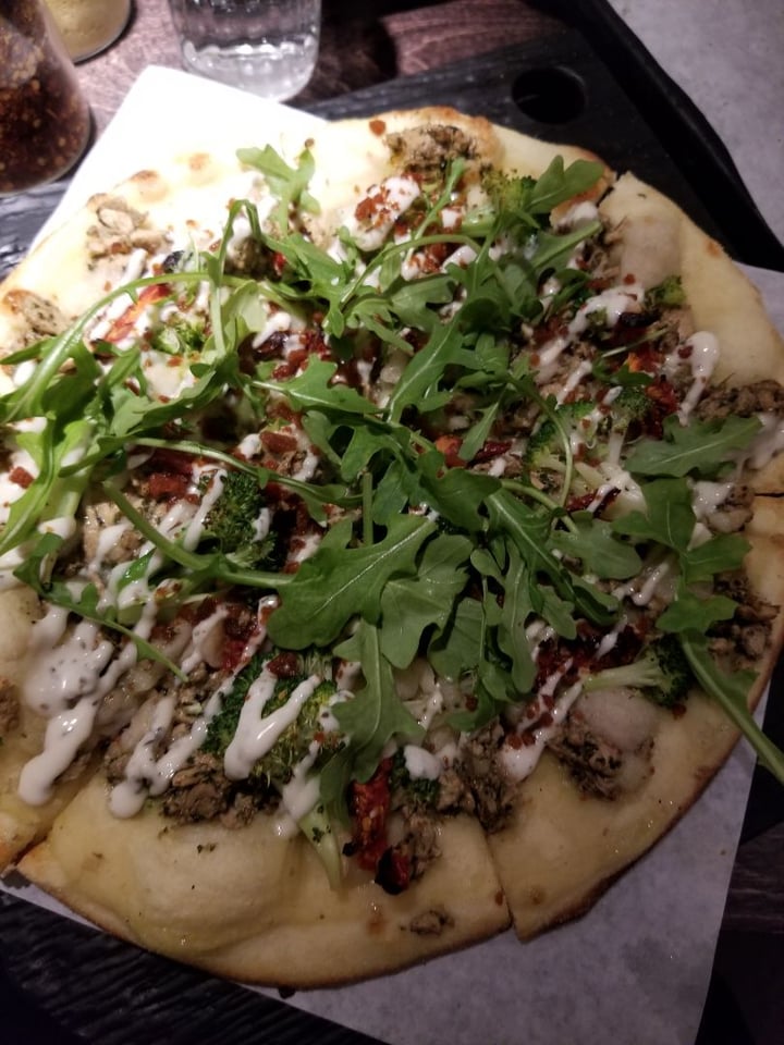 photo of Virtuous Pie Pesto CBR Pizza shared by @vegandyeries on  31 Dec 2019 - review