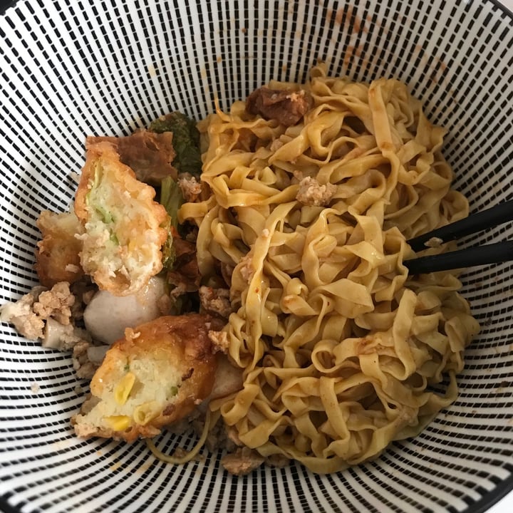 photo of SHI SONG VEGETARIAN STALL Bak Chor Mee (Minced Mushroom Noodles) shared by @veganwarrior666 on  28 Feb 2021 - review
