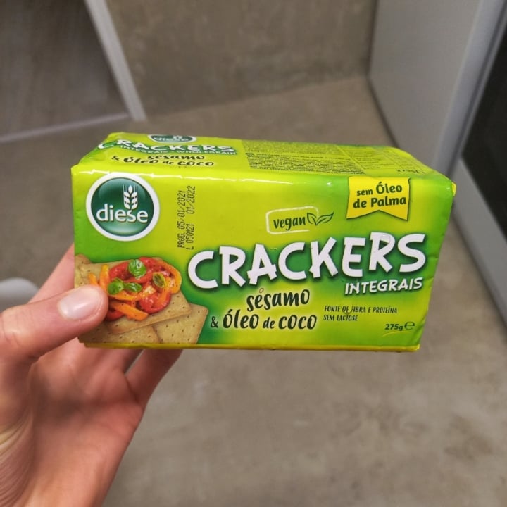 photo of Diese Crackers sésamo e óleo de cocô shared by @urcoolveganfriend on  09 Jan 2022 - review