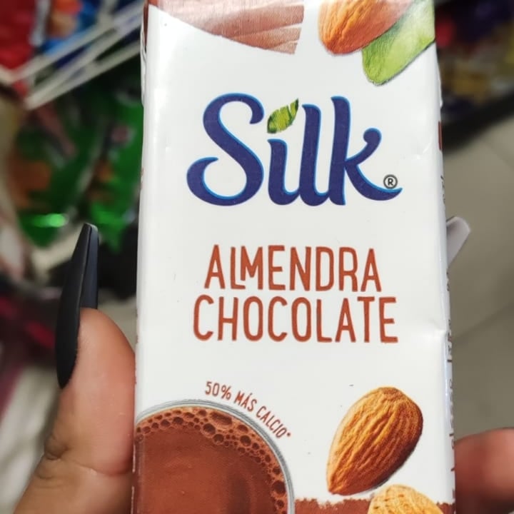 photo of Silk Almendra chocolate shared by @karlavhe on  22 May 2022 - review