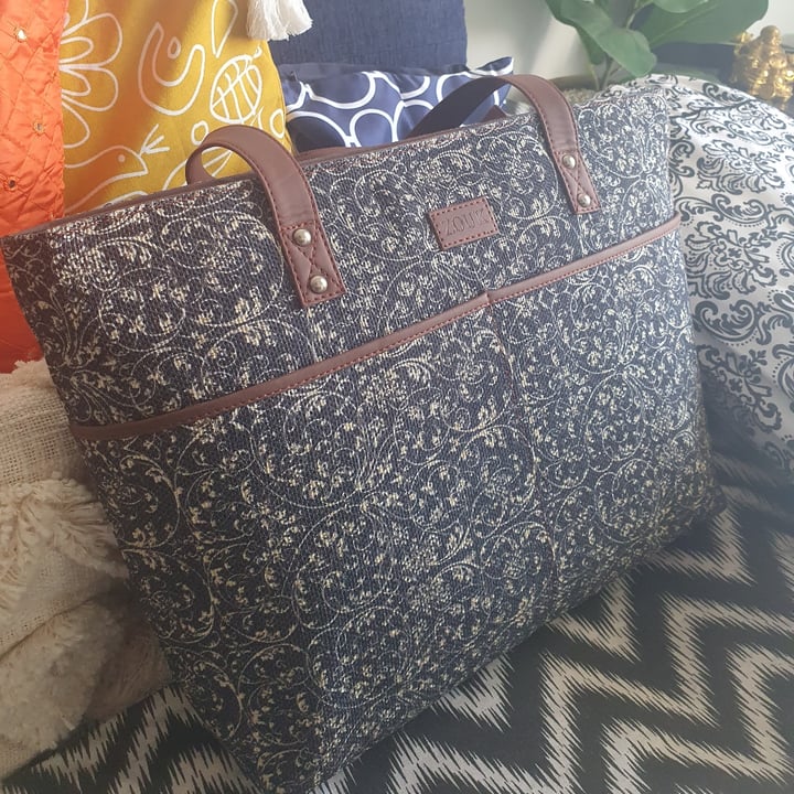 photo of Zouk Tote Bag shared by @sahuankita on  15 Mar 2021 - review