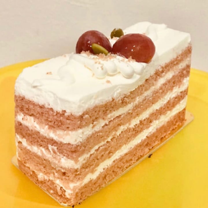 photo of M Bakery Red Velvet Cake shared by @kristenchng on  09 Sep 2020 - review