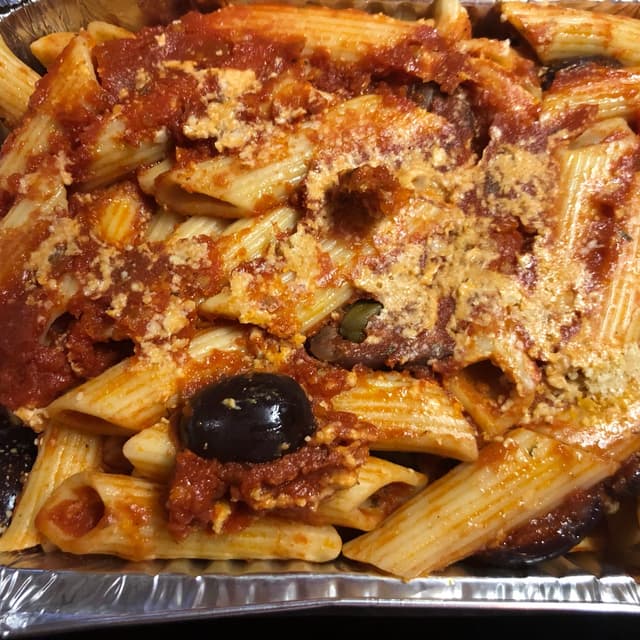 菜肴“Puttanesca pasta”的照片