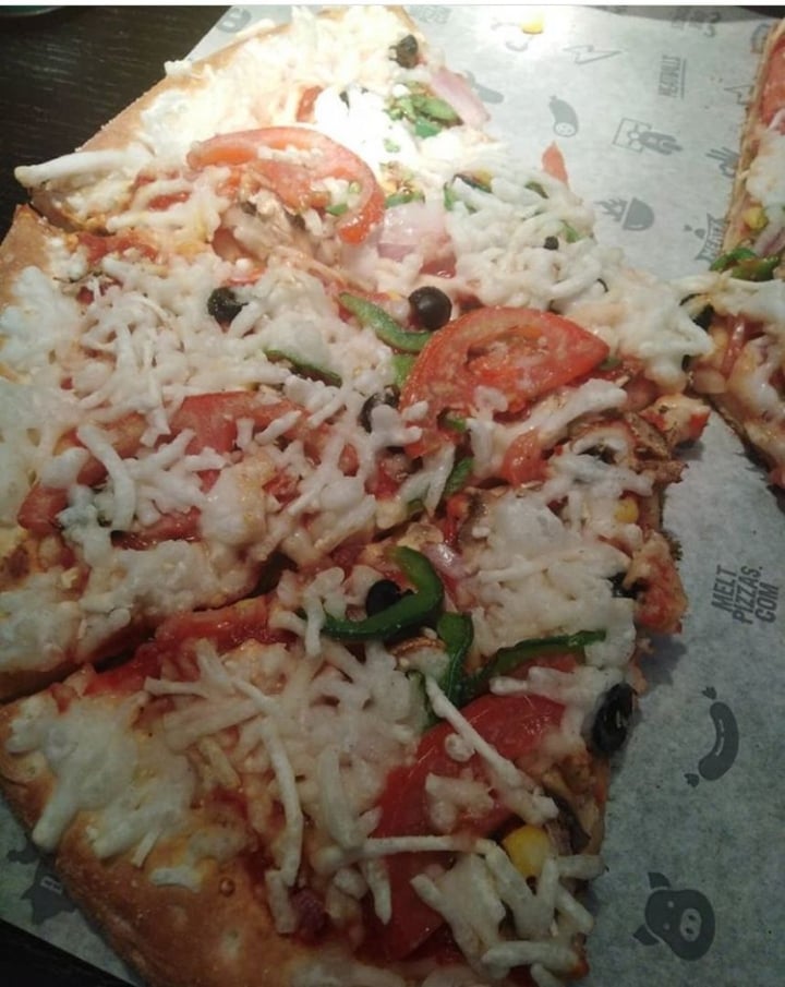 photo of Melt Pizzas Vegana Veggie shared by @vegan2020pasapiola on  12 Mar 2020 - review