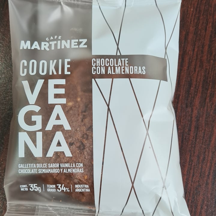 review photo of Café Martínez cookie de chocolate con almendras shared by @cef on 21 Sep 2022 - review