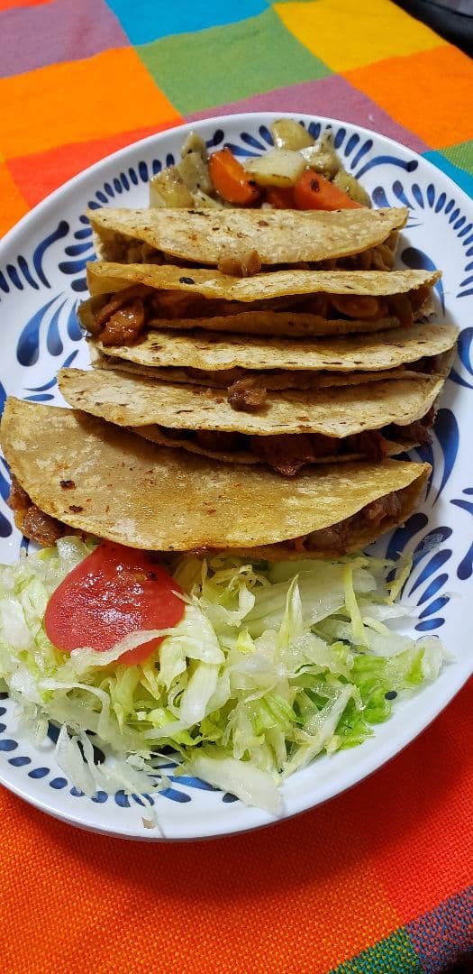 「Orden de tacos surtidos」の料理の写真
