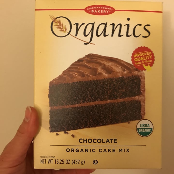 review photo of European Gourmet Bakery Chocolate organic cake mix shared by @esanford on 01 Jan 2021 - review