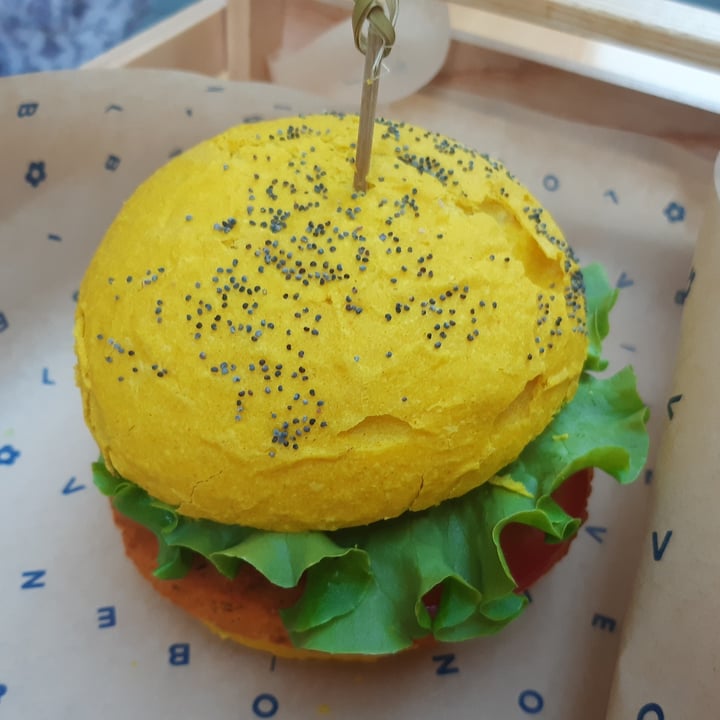 photo of Flower Burger Funky Cecio shared by @pamy on  27 Jul 2021 - review