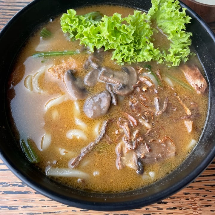 review photo of nomVnom Bistro Sacha Lion's Mane Udon shared by @lahari on 06 Nov 2021 - review