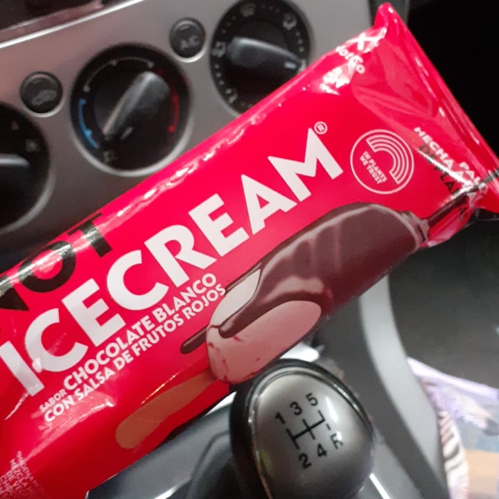 review photo of NotCo Not Icecream Paletas sabor Chocolate Blanco con Salsa de Frutos Rojos shared by @maquii on 22 Jan 2022 - review