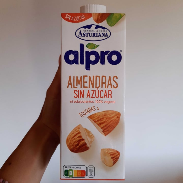 review photo of Alpro Unsweetened Almond Milk Roasted shared by @vegankarol on 09 Aug 2021 - review