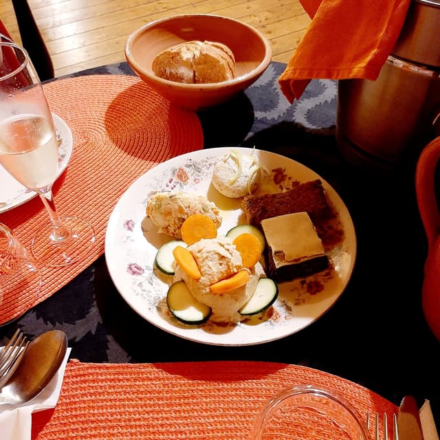 Photo of the dish “Mix Antipasti: Insalata Russa, Hummus Di ceci, Tortino Verde, Quiche Lorraine, Tofumino Alle Erbe”