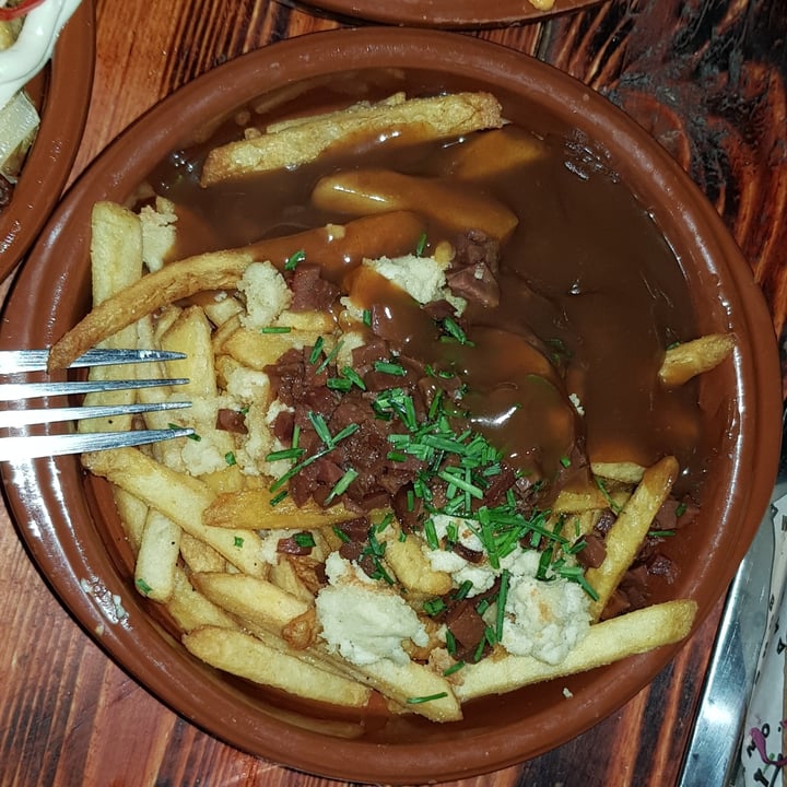 photo of Make No Bones Poutine shared by @goosifer on  27 Sep 2021 - review