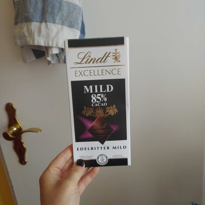 review photo of Lindt 85% Cocoa Excellence Rich Dark shared by @charlieisaunicorn on 15 Apr 2022 - review