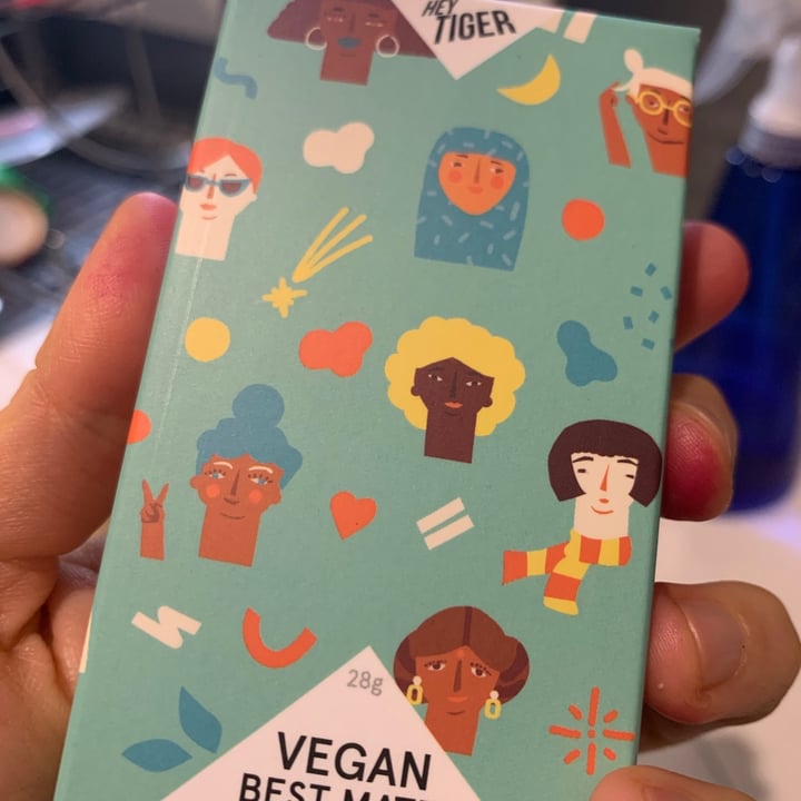 photo of Hey Tiger Vegan Best Mates (coconut and caramelised popcorn) shared by @cecicasillastin on  20 Jul 2020 - review