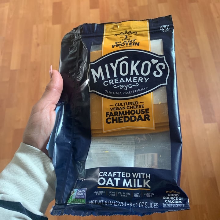 photo of Miyoko's Creamery Cultured Vegan Farmhouse Cheddar Block shared by @lllovepackmama on  25 Apr 2021 - review