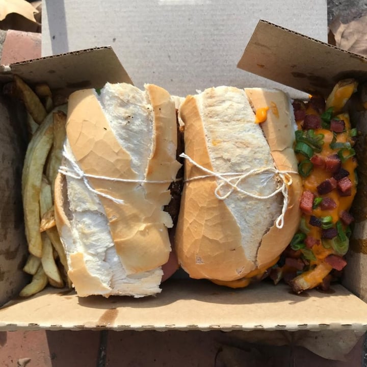 photo of Randy Vegan Food Sandwich De Milanesa shared by @beelganem on  25 May 2021 - review