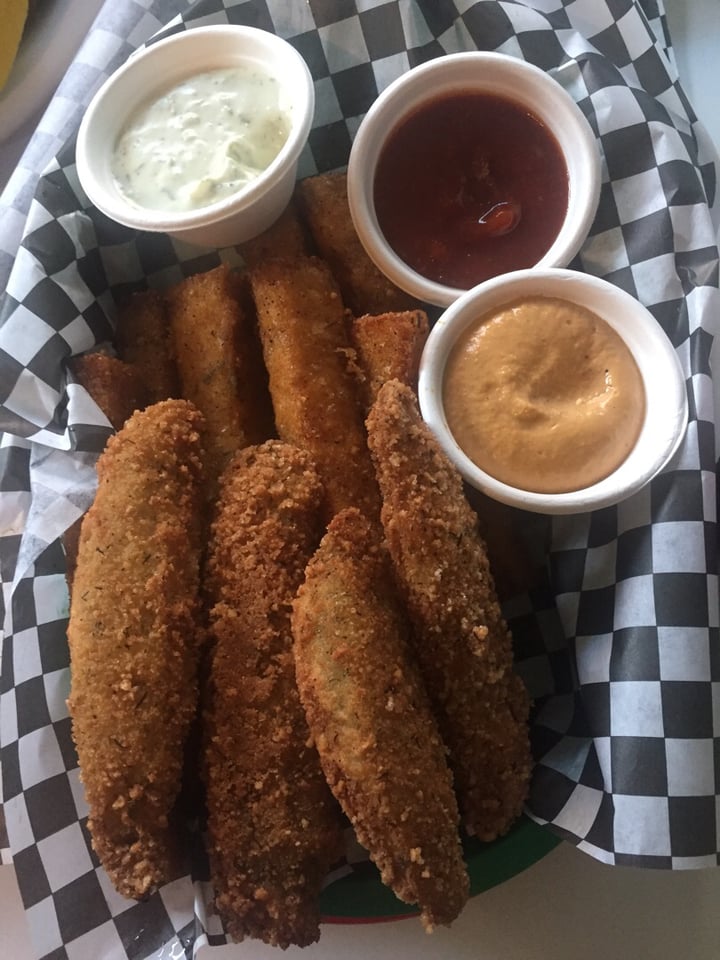 photo of Homegrown Smoker Fried Pickles and Fried cheese grit sticks shared by @klc on  03 Aug 2018 - review