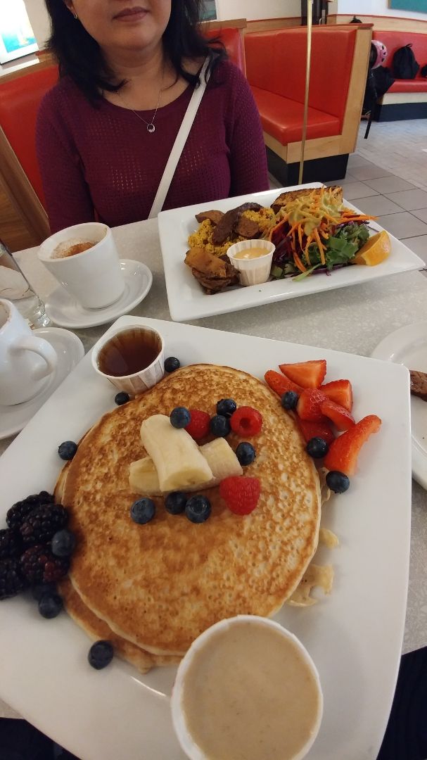 review photo of Aux Vivres Plateau Pancakes shared by @theplantlifecanada on 03 Sep 2019 - review