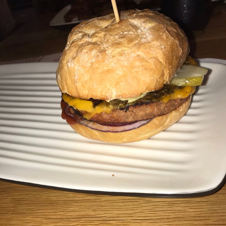 review photo of Grill'd Noosa Vegan Cheeseburger shared by @kitkatvegan on 08 May 2020 - review