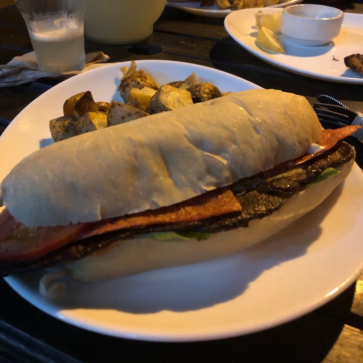 photo of Estilo Veggie Lomito gourmet shared by @veganizandoando on  27 Mar 2021 - review