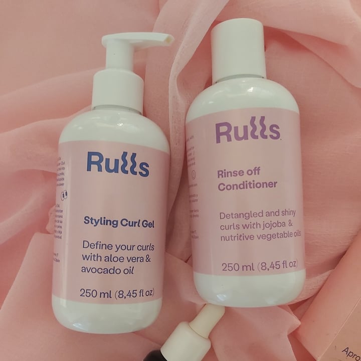 photo of Rulls Moisturizer Curl Cream shared by @veronicarc78 on  25 Jun 2022 - review