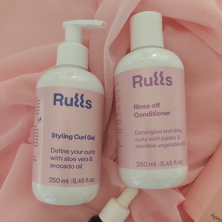review photo of Rulls Moisturizer Curl Cream shared by @veronicarc78 on 25 Jun 2022 - review