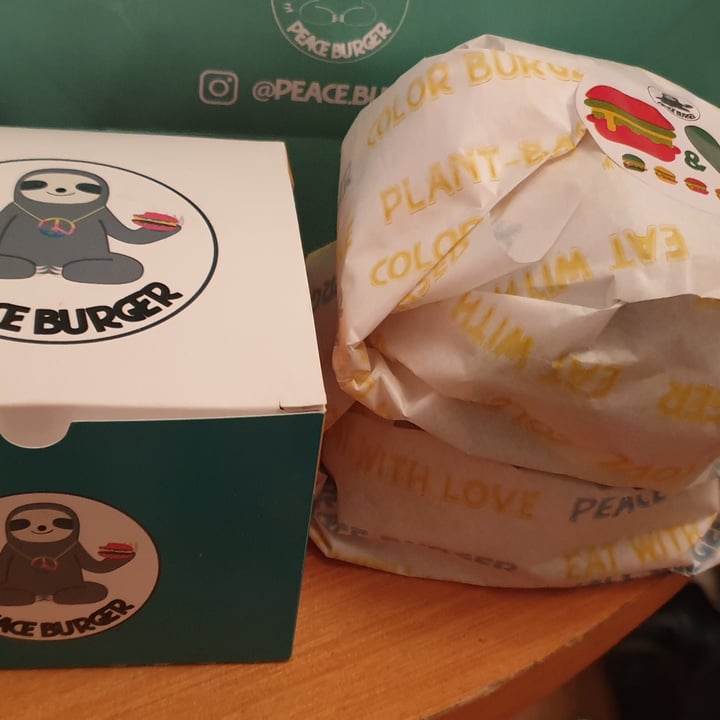 photo of Peace Burger Futuro Peace Burger shared by @autumnleaves on  07 Jan 2021 - review