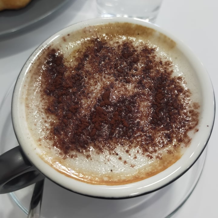 photo of Elegant Bakery Cappuccino di soia shared by @nightmarebeforeveg on  21 Oct 2021 - review