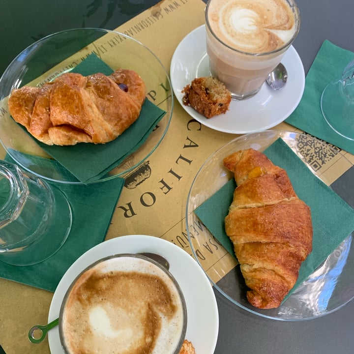 photo of California Bakery brioche vegana shared by @giordanasab on  06 Jun 2022 - review