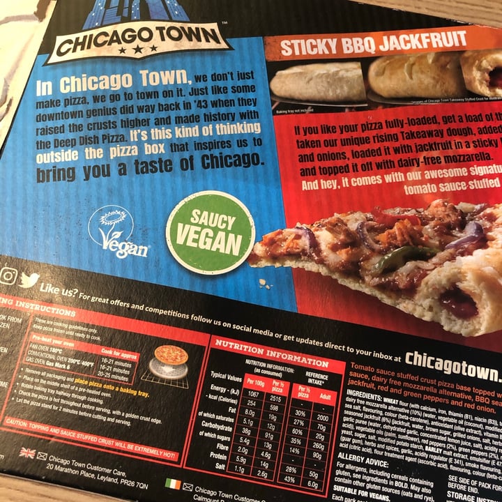 photo of Chicago Town Tomato Stuffed Crust Takeaway Sticky Bbq Jackfruit Pizza shared by @berry-vegan on  22 Jun 2020 - review