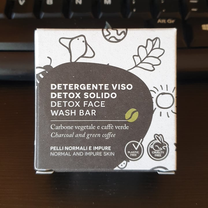 photo of Tukiki Detergente al carbone vegetale e caffè verde shared by @giuliag1 on  25 Mar 2022 - review