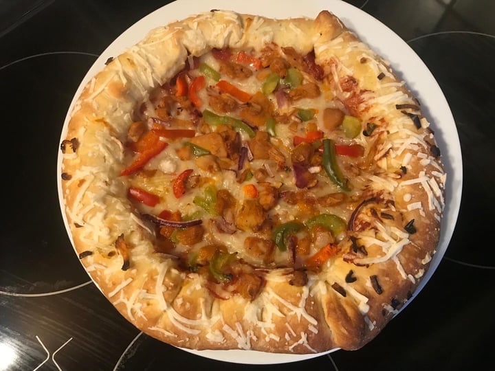 photo of Chicago Town Tomato Stuffed Crust Takeaway Sticky Bbq Jackfruit Pizza shared by @xgemmax on  08 Jan 2020 - review