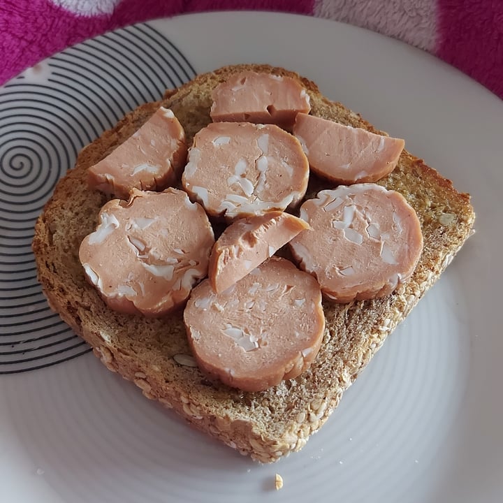 review photo of Happy V Planet Vegan Hardwood Smoked Salami shared by @carlasofia on 10 Jan 2021 - review